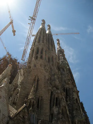 Marching Cranes near Sagrada Família