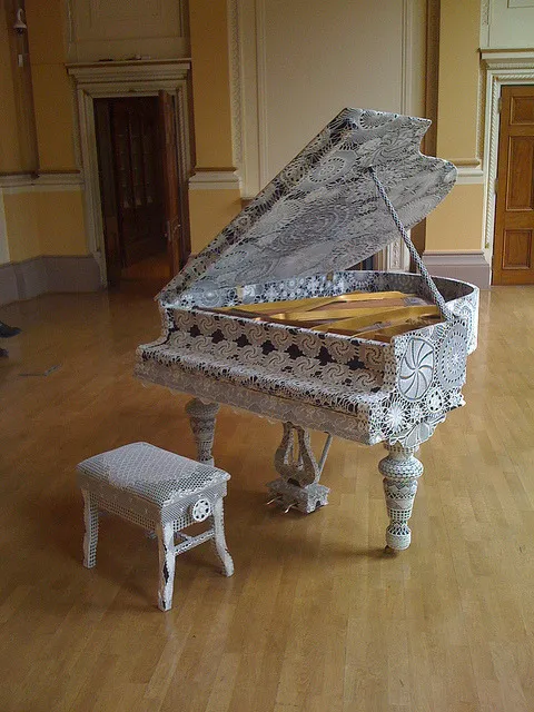 Joana Vasconcelos – Piano Dentelle