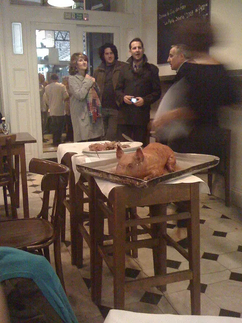 Babe (Suckling pig in the city)